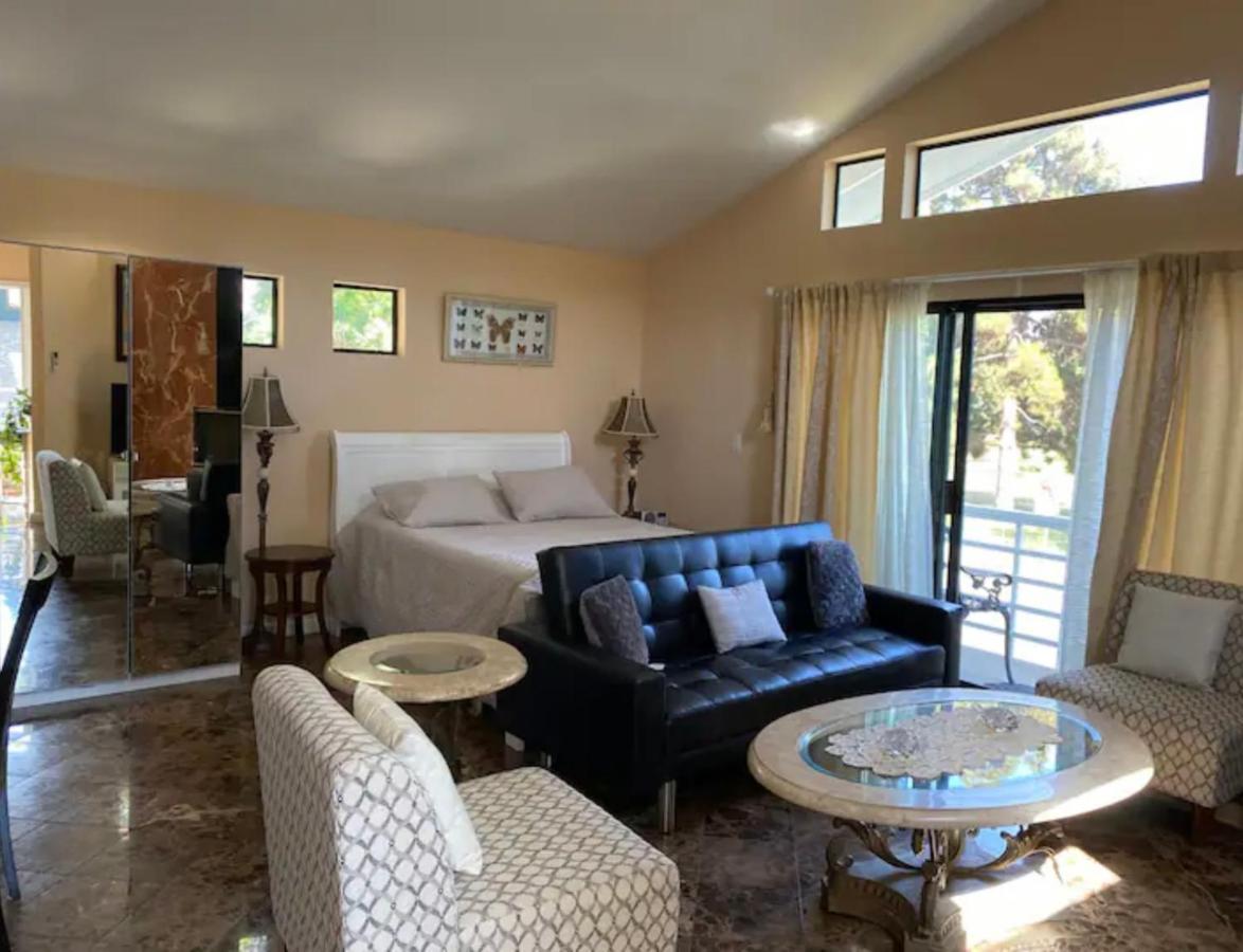 Large Luxury Studio With View In Santa Monica Eksteriør bilde